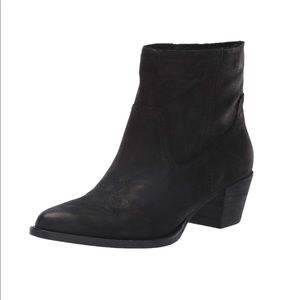 Dolce Vita Kodi Ankle Bootie